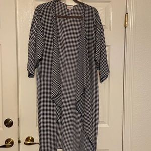 Lularoe Shirley kimono.  Blue and white checked pattern.  Size L and NWT